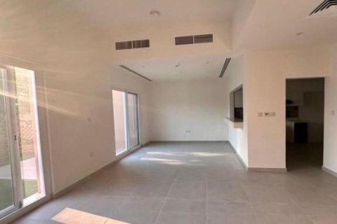 Vila u Dubai Land, Dubai, UAE 3 spavaćih soba, 161 m2 Br. 678015 - fotografija 2