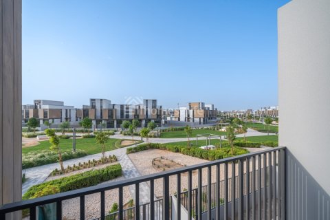 Таунхаус в Мудон, Дубай, ОАЭ 3 спальни, 168м2 № 677610