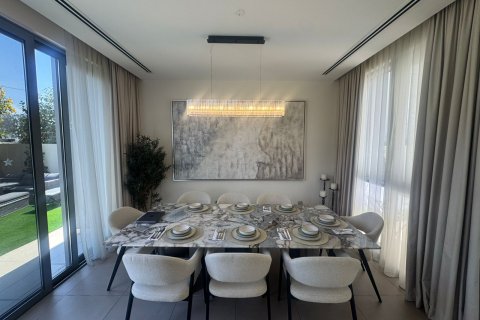 Vila u gradu Dubai, UAE 4 spavaće sobe, 432 m2 Br. 701770 - Slika 4