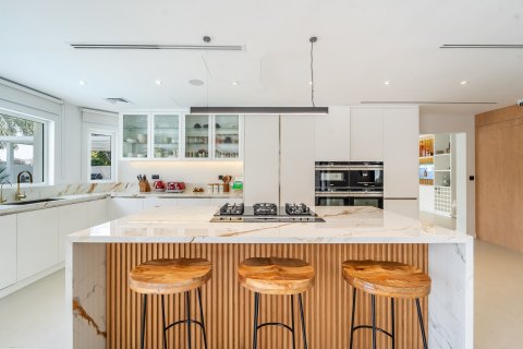 Vila u gradu Dubai, UAE 5 spavaće sobe, 409 m2 Br. 701771 - Slika 13