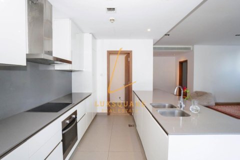 Apartment in Al Wasl, Dubai, UAE 3 bedrooms, 203 sq.m. № 711983 - photo 6