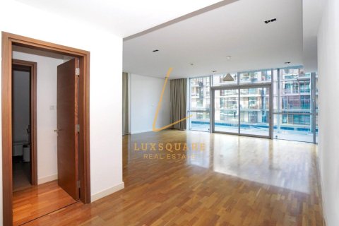 Apartment in Al Wasl, Dubai, UAE 3 bedrooms, 203 sq.m. № 711983 - photo 2