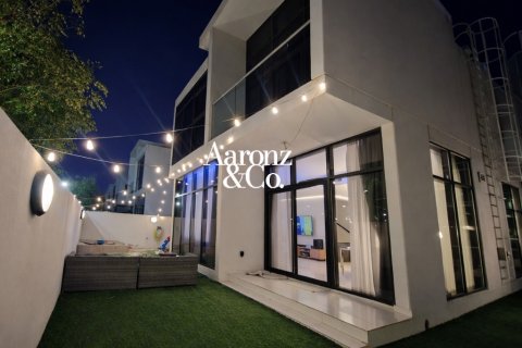 Vilë në DAMAC Hills (Akoya by DAMAC), Dubai, Emiratet e Bashkuara Arabe 6 dhoma gjumi, 322 m2. № 711988 - Foto 21