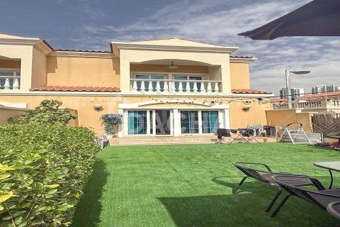Jumeirah Village Circle, Dubai, UAE의 타운하우스 침실 2개, 180제곱미터 번호 706647