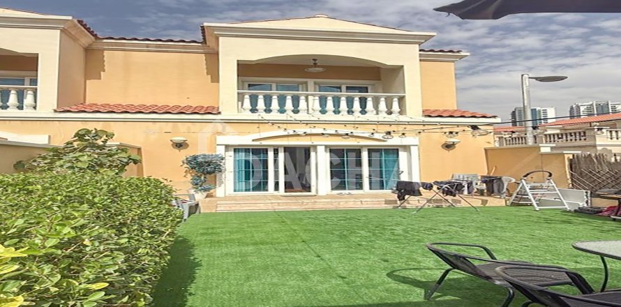 Townhouse în Jumeirah Village Circle, Dubai, EAU 2 dormitoare, 180 mp.  №706647