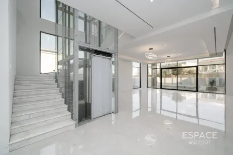 Villa til salg i Jumeirah Park, Dubai, UAE 6 soveværelser, 687 kvm № 738025 - foto 3