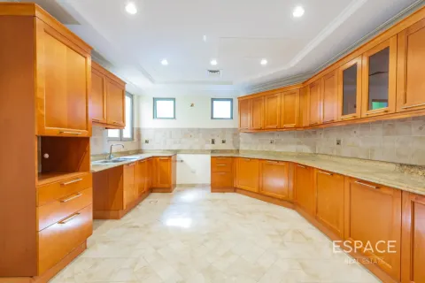 Villa til salg i Palm Jumeirah, Dubai, UAE 4 soveværelser, 465 kvm № 738026 - foto 4