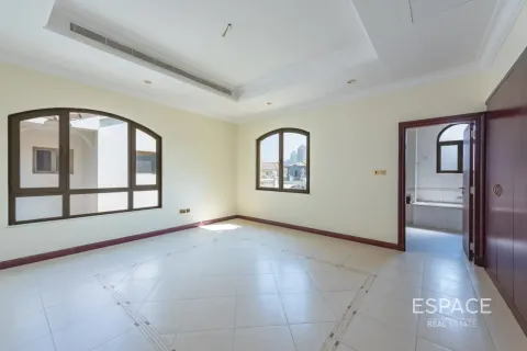 Villa til salg i Palm Jumeirah, Dubai, UAE 4 soveværelser, 465 kvm № 738026 - foto 14