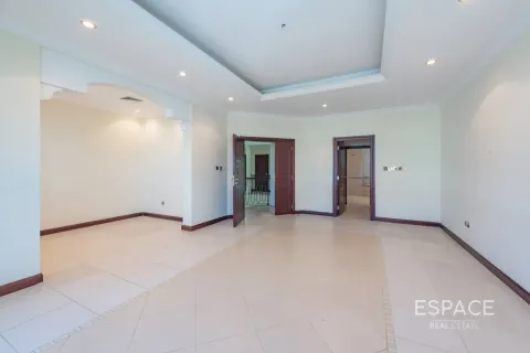 Villa til salg i Palm Jumeirah, Dubai, UAE 4 soveværelser, 465 kvm № 738026 - foto 8