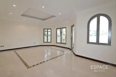 ویلا برای فروش در  Palm Jumeirah، Dubai، امارات متحده عربی  4 خوابه ، 465 متر مربع ، شماره 738021 - تصویر 9