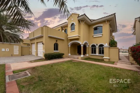 Villa i Palm Jumeirah, Dubai, UAE 4 soveværelser, 465 kvm № 738021