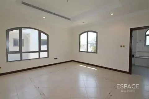 ویلا برای فروش در  Palm Jumeirah، Dubai، امارات متحده عربی  4 خوابه ، 465 متر مربع ، شماره 738021 - تصویر 10