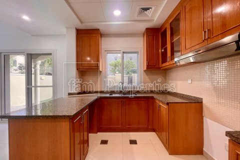Townhouse de închiriat în Dubai, EAU 2 dormitoare, 174.2 mp. №699988 - poză 5