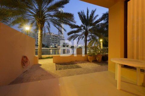 Kaupunkipientalo Jumeirah Islands, Dubai, Arabiemiraatit 4 makuuhuonetta, 198 m2 № 643773 - kuva 13