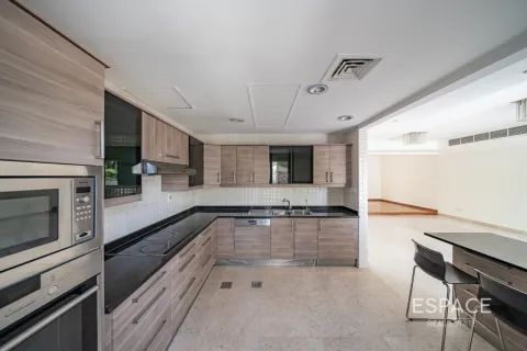Villa The Springs, Dubaijā, AAE 3 istabas, 228 m2 Nr. 650207 - attēls 6