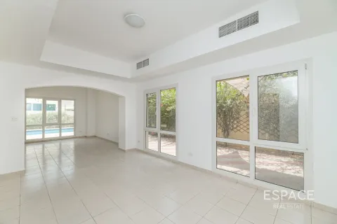 Huvila Meadows, Dubai, Arabiemiraatit 3 makuuhuonetta, 557 m2 № 650208 - kuva 1