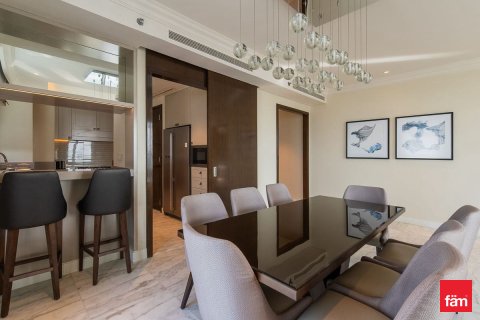 Huoneisto Downtown Dubai (Downtown Burj Dubai), Arabiemiraatit 2 makuuhuonetta, 148.8 m2 № 652346 - kuva 3