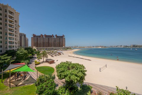 Apartment til leje i Palm Jumeirah, Dubai, UAE 2 soveværelser, 144 kvm № 749728 - foto 16