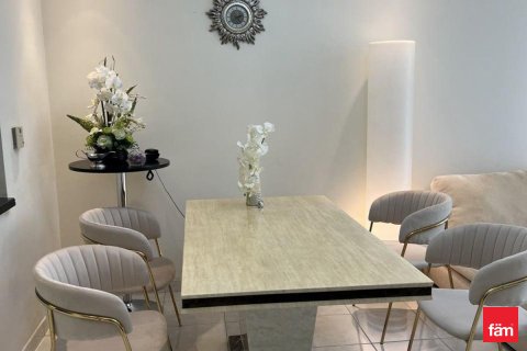 Пәтер Дубай, БАӘ-да 2 жатын бөлмелер, 107.1 м² № 696862 - фото 9