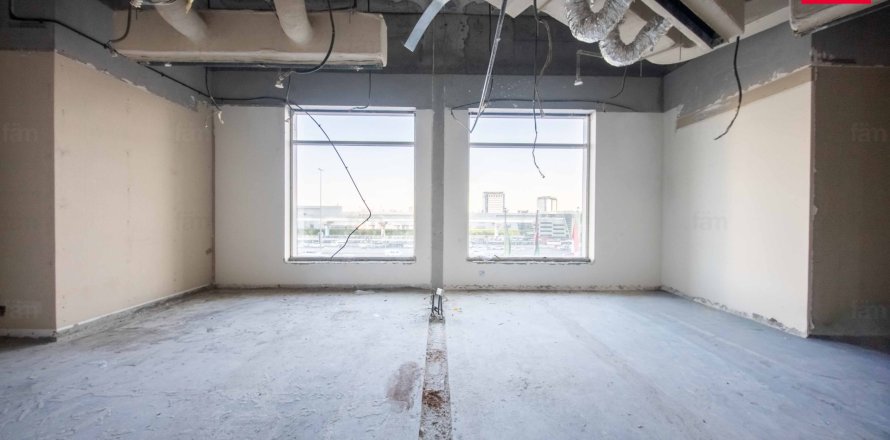 Kedai di Sheikh Zayed Road, Dubai, UAE 527.6 meter persegi № 686065