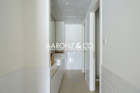 Toimisto Jumeirah Lake Towers, Dubai, Arabiemiraatit 107 m2 № 642137 - kuva 4