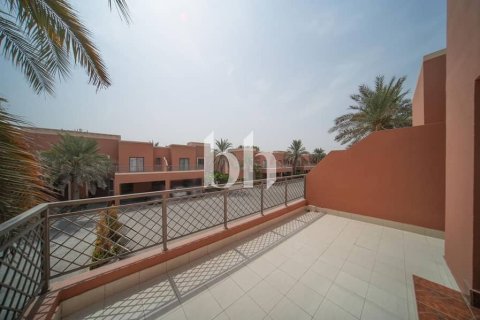 Kamienica do wynajęcia w Abu Dhabi, ZEA 4 sypialnie, 273 mkw., nr 642527 - zdjęcie 2