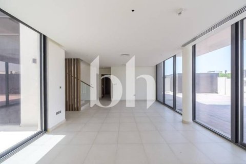 Villa te huur in Yas Island, Abu Dhabi, VAE 5 slaapkamers, 638 vr.m., nr 642530 - foto 1
