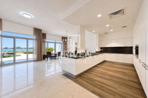Villa zum Verkauf in Palm Jumeirah, Dubai, VAE 5 Schlafzimmer, 478.45 m2 Nr. 743339 - Foto 5