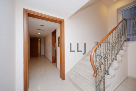 Abu Dhabi, BAE’de kiralık вилла 4 yatak odası, 681.9 m&sup2; No 669064 - fotoğraf 7