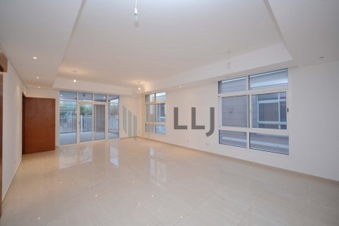 Abu Dhabi, BAE’de kiralık вилла 4 yatak odası, 681.9 m&sup2; No 669064 - fotoğraf 14