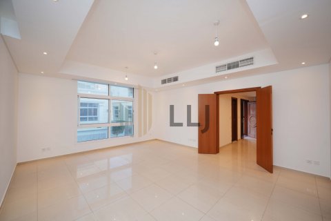 Abu Dhabi, BAE’de kiralık вилла 4 yatak odası, 681.9 m&sup2; No 669064 - fotoğraf 5