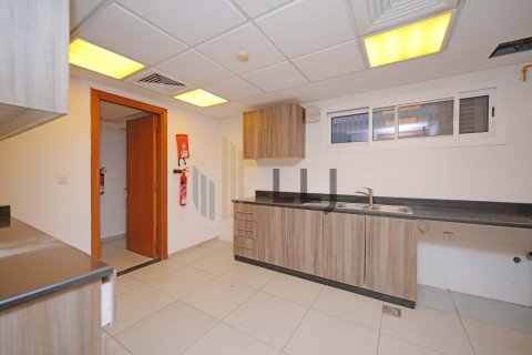 Abu Dhabi, BAE’de kiralık вилла 4 yatak odası, 681.9 m&sup2; No 669064 - fotoğraf 9