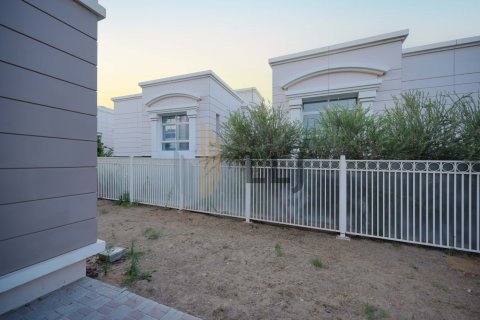 Abu Dhabi, BAE’de kiralık вилла 4 yatak odası, 681.9 m&sup2; No 669064 - fotoğraf 18