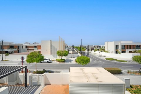 Villa in affitto a Saadiyat Island, Abu Dhabi, EAU 5 camere da letto, 636.6 mq. № 669058 - foto 1