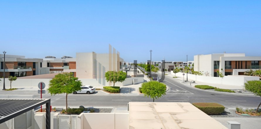 Villa a Saadiyat Island, Abu Dhabi, EAU 5 camere da letto, 636.6 mq. № 669058