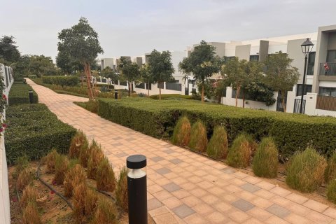 Kaupunkipientalo Dubai, Arabiemiraatit 4 makuuhuonetta, 251.3 m2 № 669859 - kuva 3