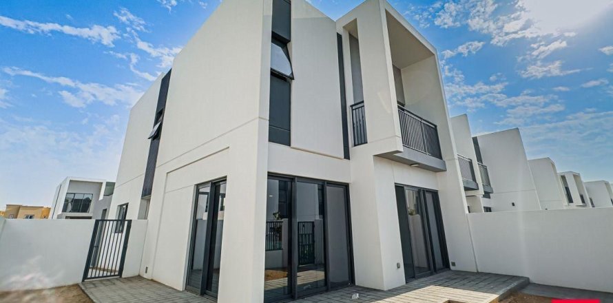 Kaupunkipientalo Dubai, Arabiemiraatit 4 makuuhuonetta, 251.3 m2 № 669859