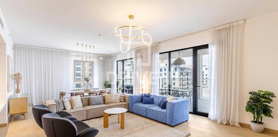 Apartament în Jumeirah, Dubai, EAU 4 dormitoare, 355 mp.  №653609