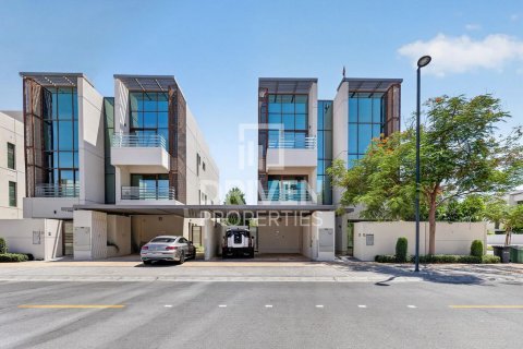 Meydan, Dubai, संयुक्त अरब अमीरात में विला, 6 बेडरूम, 512.64 वर्ग मीटर, संख्या 744840 - फ़ोटो 1