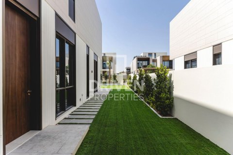 Villa in Dubai Hills Estate, UAE 5 bedrooms, 659.98 sq.m. № 744842 - photo 29