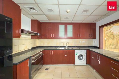 Appartement te koop in Dubai, VAE 3 slaapkamers, 178.9 vr.m., nr 647868 - foto 20