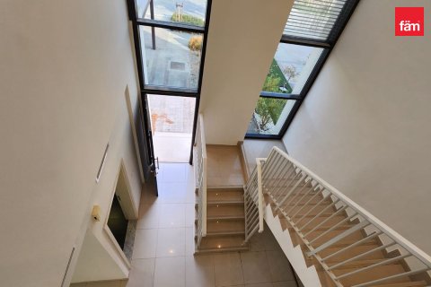 Casa urbana para arrendamento em Dubai, EAU 3 quartos, 252.9 m2 № 760178 - foto 3