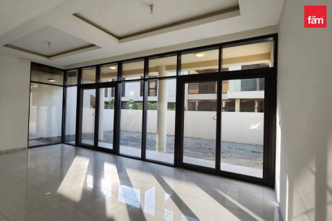 Casa urbana para arrendamento em Dubai, EAU 3 quartos, 252.9 m2 № 760178 - foto 2