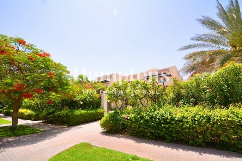 Vilă de închiriat în Emirates Hills, Dubai, EAU 5 dormitoare, 727.80210200 mp.  №651286 - poză 28