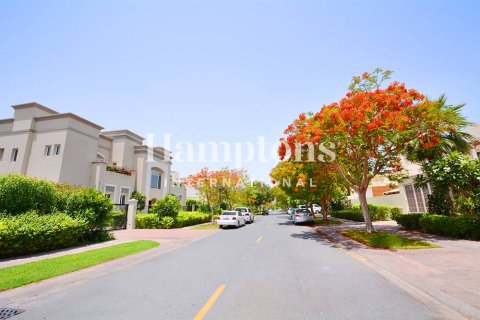Vilă de închiriat în Emirates Hills, Dubai, EAU 5 dormitoare, 727.80210200 mp.  №651286 - poză 4