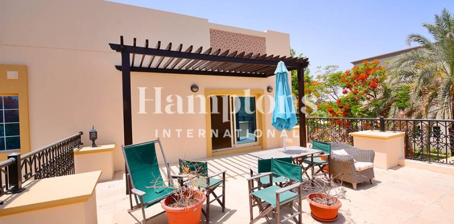 Vilă în Emirates Hills, Dubai, EAU 5 dormitoare, 727.802 mp. №651286