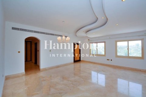 Vilă de închiriat în Emirates Hills, Dubai, EAU 5 dormitoare, 727.80210200 mp.  №651286 - poză 17