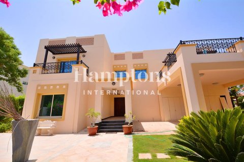 Vilă de închiriat în Emirates Hills, Dubai, EAU 5 dormitoare, 727.80210200 mp.  №651286 - poză 29