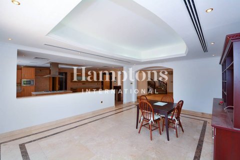 Vilă de închiriat în Emirates Hills, Dubai, EAU 5 dormitoare, 727.80210200 mp.  №651286 - poză 24