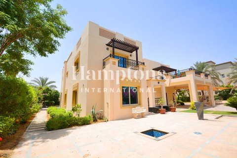 Vilă de închiriat în Emirates Hills, Dubai, EAU 5 dormitoare, 727.80210200 mp.  №651286 - poză 30